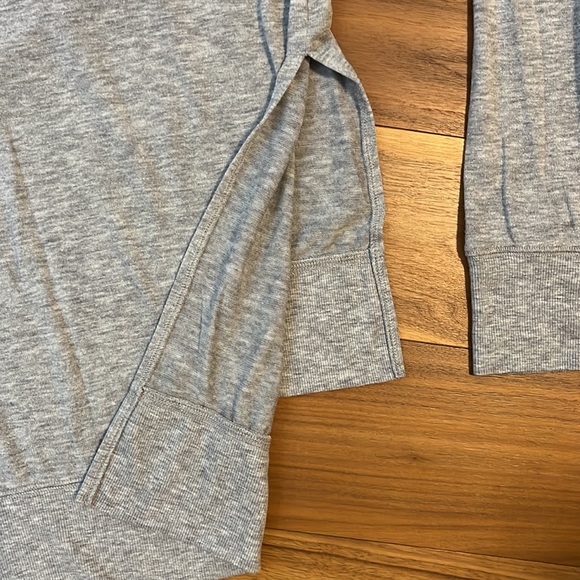 LAST CHANCE - Alo Long Sleeve Tunic - Picture 5 of 8